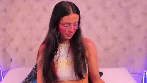 Snapshot of dafne_bss chatting on August 7, 6:37 am dafne_bss online show from August 7, 6:37 am