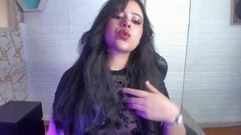 Snapshot of dafne_cleo chatting on September 18, 1:35 pm Dafne online show from September 18, 1:35 pm