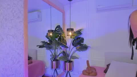 dafne_hillss online show from February 22, 11:42 am