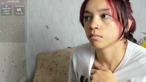 Snapshot of dafnemel chatting on June 6, 11:37 am dafnemel online show from June 6, 11:37 am