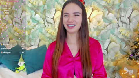Snapshot of dafnevega chatting on December 26, 7:49 pm Dafne  online show from December 26, 7:49 pm