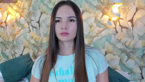 Snapshot of dafnevega chatting on January 3, 7:39 pm Dafne  online show from January 3, 7:39 pm