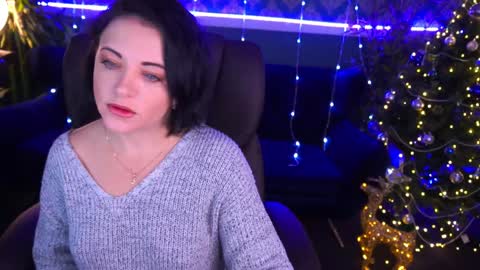 Snapshot of dafni_mon chatting on December 10, 6:33 am Dafni Mon online show from December 10, 6:33 am