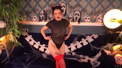 Snapshot of dafni_mon chatting on October 31, 7:31 am Dafni Mon online show from October 31, 7:31 am