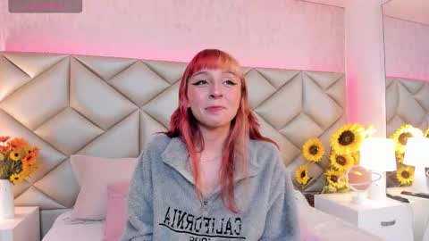 Snapshot of dafnne_hall chatting on November 25, 4:12 am Dafnne online show from November 25, 4:12 am