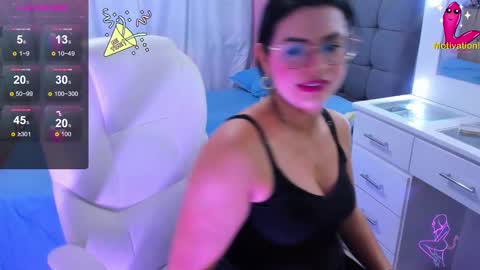 Snapshot of dahian_carter chatting on December 18, 10:57 pm Dahian online show from December 18, 10:57 pm