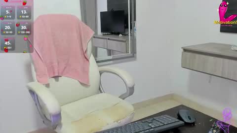 Snapshot of dahian_carter chatting on October 2, 12:12 pm Dahian online show from October 2, 12:12 pm