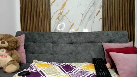 dahianaroa online show from March 10, 1:05 pm