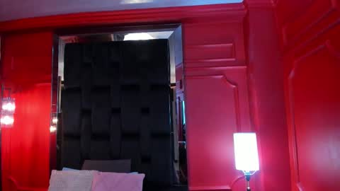 Dahiane Connor online show from December 3, 11:30 am