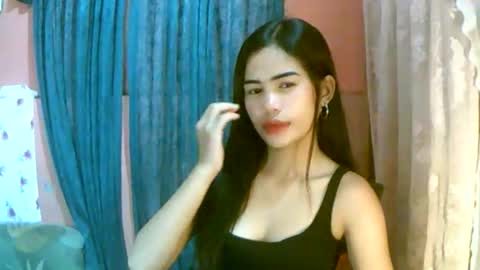 Im Dahlia online show from March 30, 11:33 am