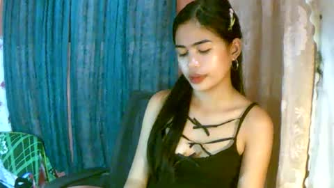 Im Dahlia online show from April 1, 1:41 pm
