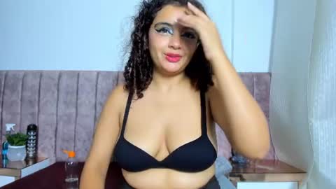 dahlia_rossee online show from July 27, 9:00 pm