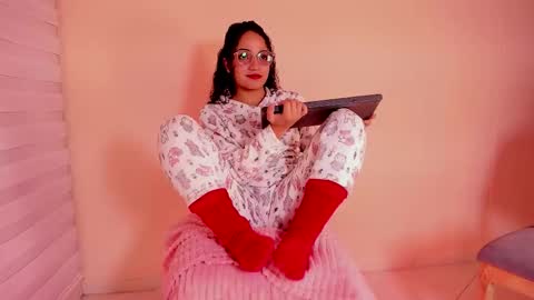 Dahli online show from November 8, 7:30 am