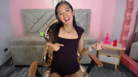 Snapshot of dahyan_ch chatting on November 14, 4:38 pm dahyan_ch online show from November 14, 4:38 pm