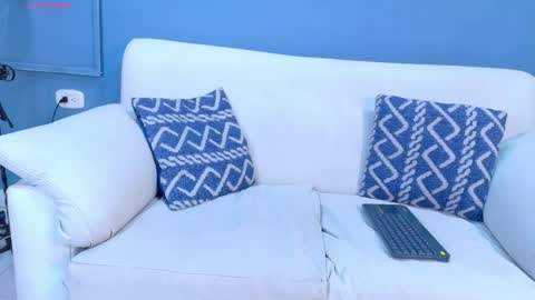 Snapshot of daiisy_kiss chatting on October 28, 1:20 am daiisy_kiss online show from October 28, 1:20 am