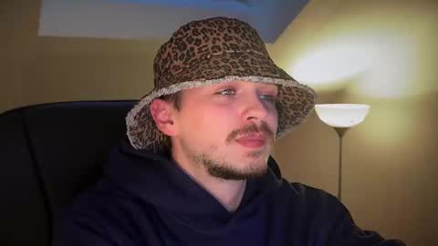 Daimon  online show from March 10, 4:25 pm