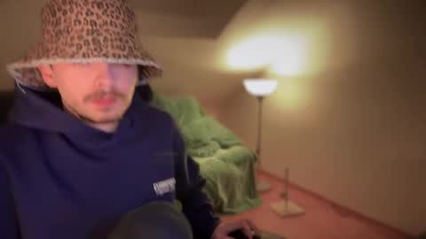 Daimon  online show from March 12, 3:46 am