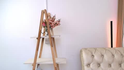 Lauren            online show from February 28, 9:23 pm