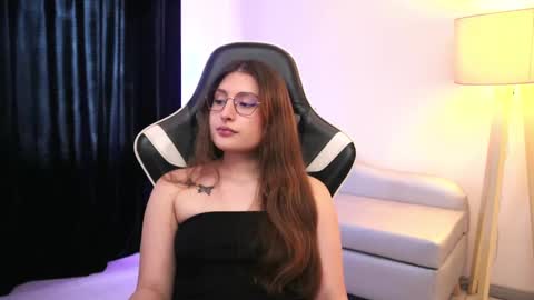 Lauren            online show from September 19, 8:20 pm