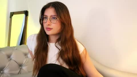 Lauren            online show from October 20, 1:55 pm