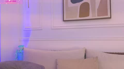 Daisy Price online show from April 28, 11:04 am
