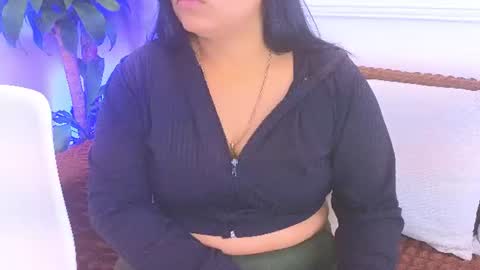 Snapshot of daisy_price chatting on July 17, 10:44 am Daisy Price online show from July 17, 10:44 am