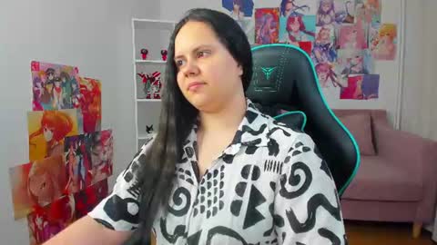 Snapshot of daisyharts chatting on July 8, 5:34 am DaisyHarts online show from July 8, 5:34 am