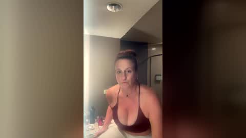 Snapshot of daisymae0017 chatting on July 1, 7:13 pm daisymae0017 online show from July 1, 7:13 pm
