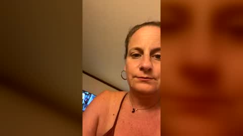 Snapshot of daisymae0017 chatting on July 23, 7:50 am daisymae0017 online show from July 23, 7:50 am