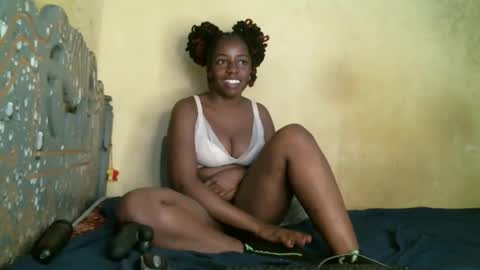 daisyy_delight online show from June 3, 7:00 am