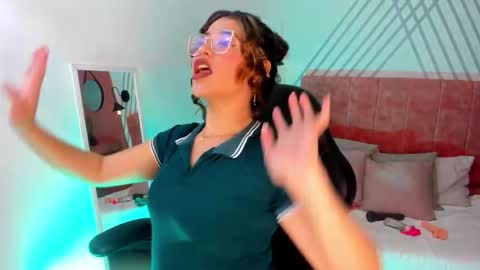 Snapshot of dakhota_rouge chatting on January 8, 5:10 am Dakhota online show from January 8, 5:10 am