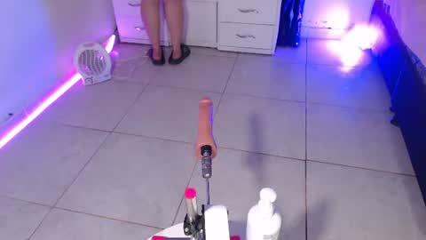 Snapshot of dakkotta_curvy chatting on July 6, 6:10 am VALENTINA online show from July 6, 6:10 am