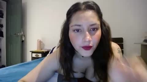 IG  dakotasofiaa online show from April 26, 2:09 am