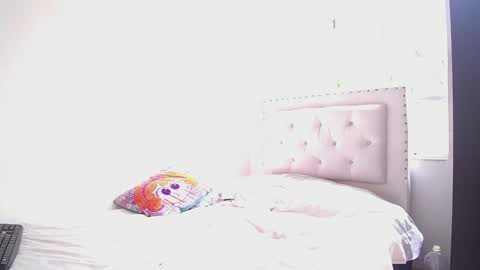 Snapshot of dakota_and_aron chatting on December 28, 6:29 pm Dakota and Aron online show from December 28, 6:29 pm