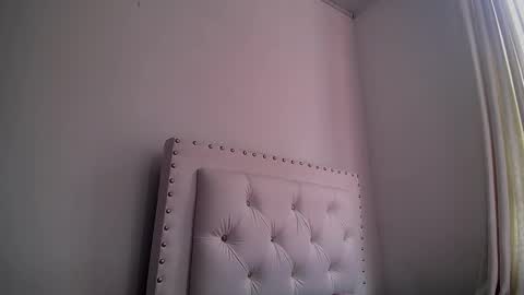 Snapshot of dakota_and_aron chatting on March 8, 6:26 pm Dakota and Aron online show from March 8, 6:26 pm