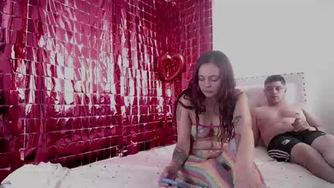 Snapshot of dakota_and_aron chatting on October 4, 5:44 pm Dakota and Aron online show from October 4, 5:44 pm