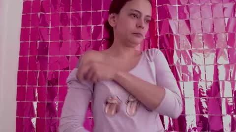 Snapshot of dakota_and_aron chatting on November 18, 4:00 pm Dakota and Aron online show from November 18, 4:00 pm