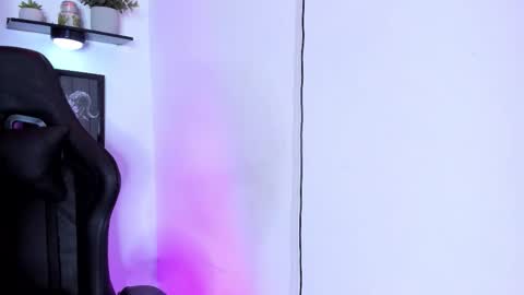 Snapshot of dakota_cullenn chatting on November 20, 2:34 am Dako online show from November 20, 2:34 am