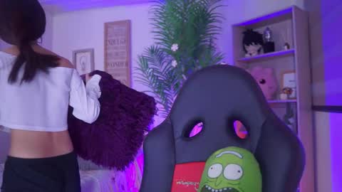 dakotaa online show from December 15, 6:12 pm