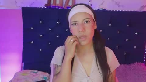 Snapshot of dakotaa_johnson chatting on May 31, 6:09 pm dakotaa_johnson online show from May 31, 6:09 pm