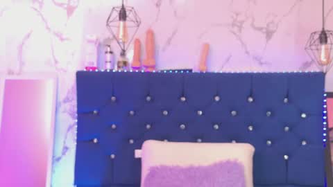 dakotaa_johnson online show from July 25, 7:55 pm