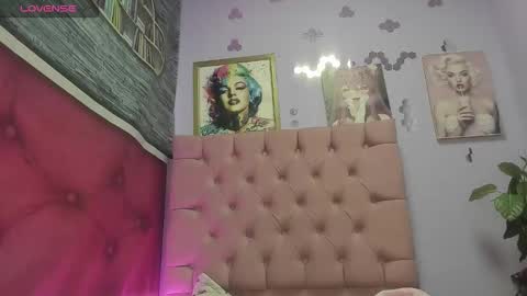 Mariana online show from October 3, 7:49 am