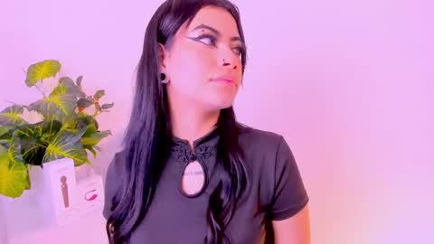 Snapshot of dakottahill chatting on February 28, 5:37 pm   online show from February 28, 5:37 pm