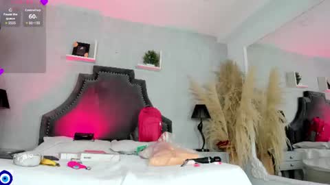 Snapshot of dalaymoore_ chatting on July 12, 8:33 pm Dalay online show from July 12, 8:33 pm