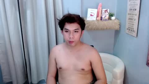 Snapshot of dale_xox23 chatting on June 3, 1:03 pm Dale online show from June 3, 1:03 pm