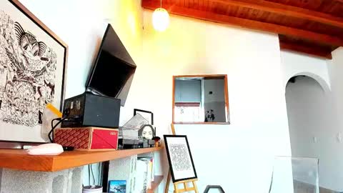 Almendra online show from February 21, 8:10 pm