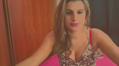 Snapshot of dalila_sexxx chatting on December 17, 4:29 am Dalila online show from December 17, 4:29 am