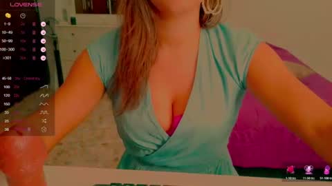 Snapshot of dalila_sexxx chatting on June 15, 5:20 am Dalila online show from June 15, 5:20 am