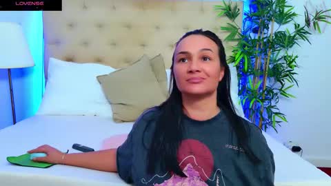 daliyaa_ online show from September 15, 12:05 pm