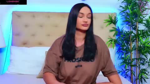 daliyaa_ online show from September 20, 8:37 am